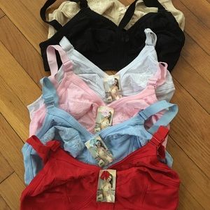 6 bras all 40C, 4 with tags